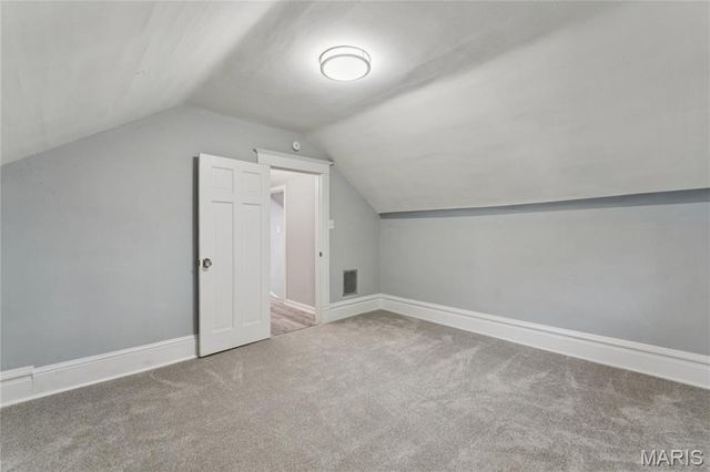 5922 Oakherst Place, St Louis, MO 63112
