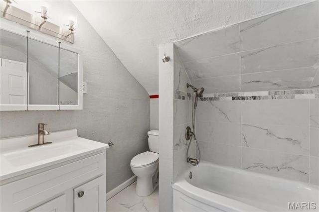 5922 Oakherst Place, St Louis, MO 63112