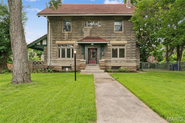 5922 Oakherst Place, St Louis, MO 63112