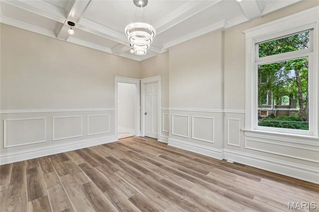5922 Oakherst Place, St Louis, MO 63112