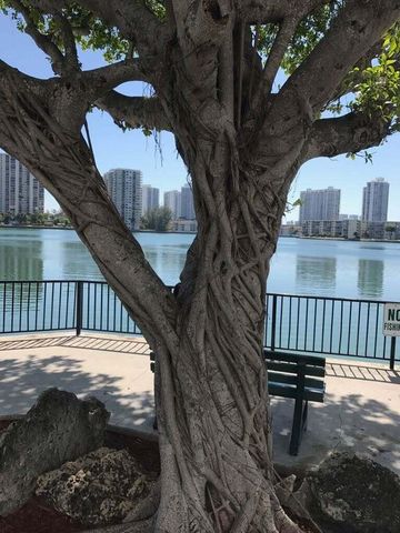 2780 NE 183RD Street 1515, Aventura, FL 33160