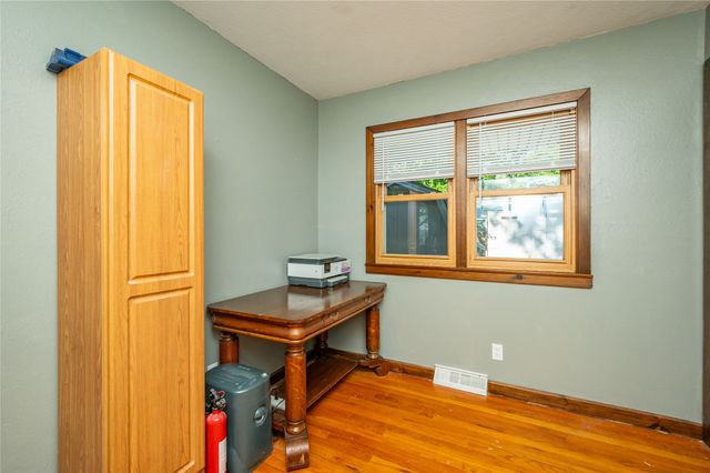 4028 Lynner Drive, Des Moines, IA 50310