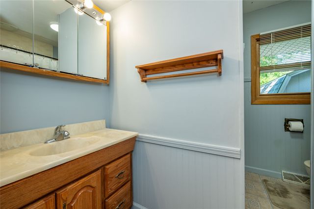 4028 Lynner Drive, Des Moines, IA 50310