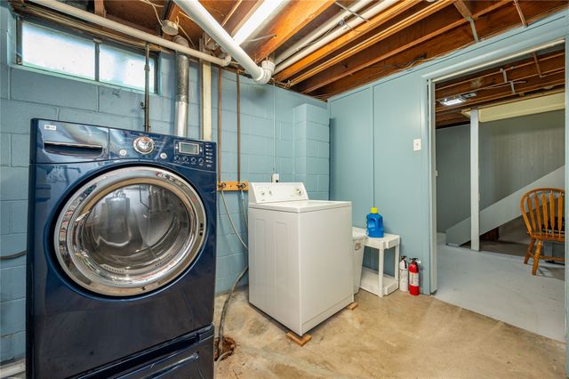 4028 Lynner Drive, Des Moines, IA 50310