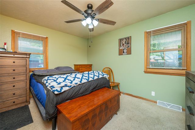 4028 Lynner Drive, Des Moines, IA 50310