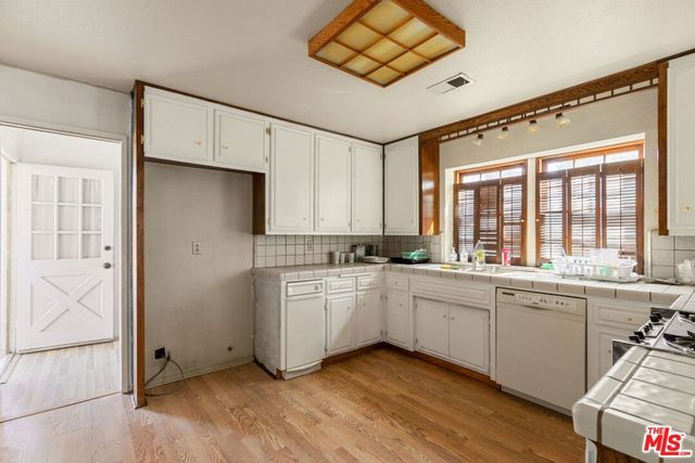 4804 W Avenue M10, Lancaster, CA 93536