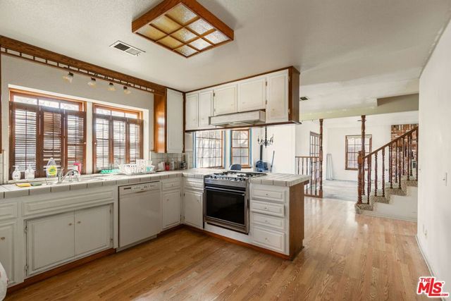 4804 W Avenue M10, Lancaster, CA 93536