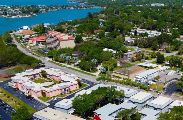 7011 PLACE DE LA PAIX 2A, South Pasadena, FL 33707