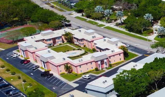 7011 PLACE DE LA PAIX 2A, South Pasadena, FL 33707