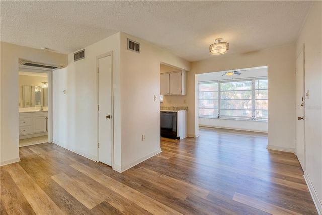 7011 PLACE DE LA PAIX 2A, South Pasadena, FL 33707