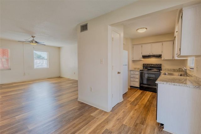 7011 PLACE DE LA PAIX 2A, South Pasadena, FL 33707