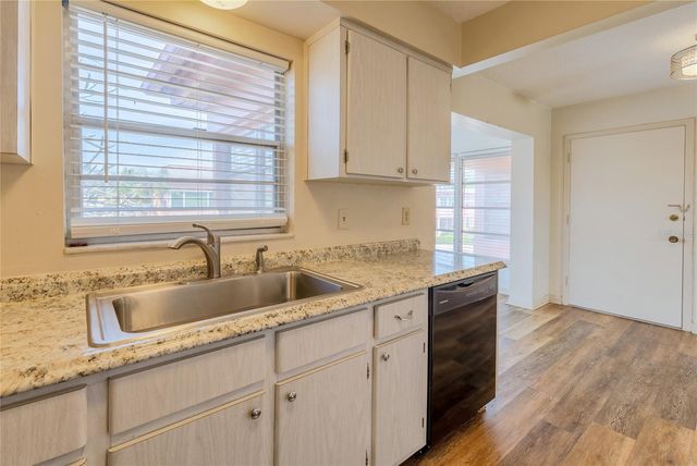 7011 PLACE DE LA PAIX 2A, South Pasadena, FL 33707