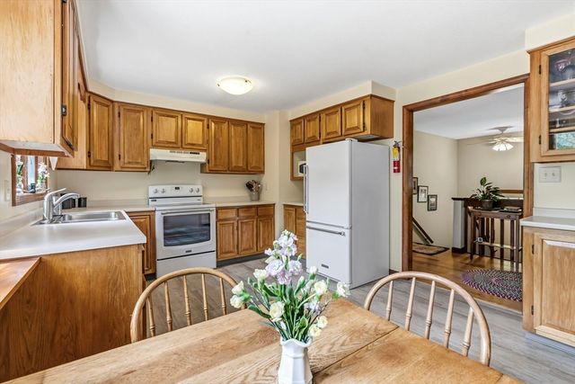 788 Burts Pit Rd, Northampton, MA 01062