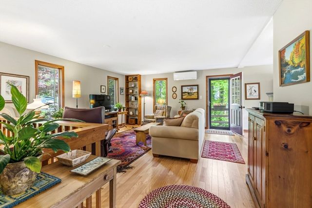 788 Burts Pit Rd, Northampton, MA 01062