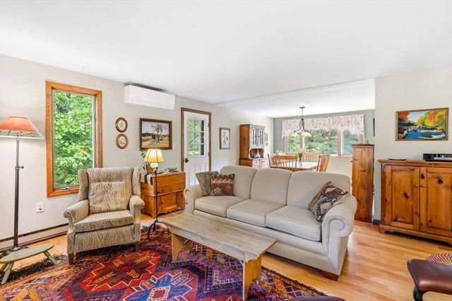 788 Burts Pit Rd, Northampton, MA 01062