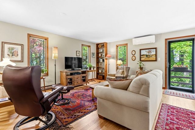 788 Burts Pit Rd, Northampton, MA 01062