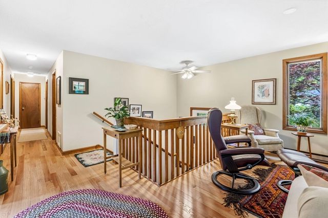 788 Burts Pit Rd, Northampton, MA 01062