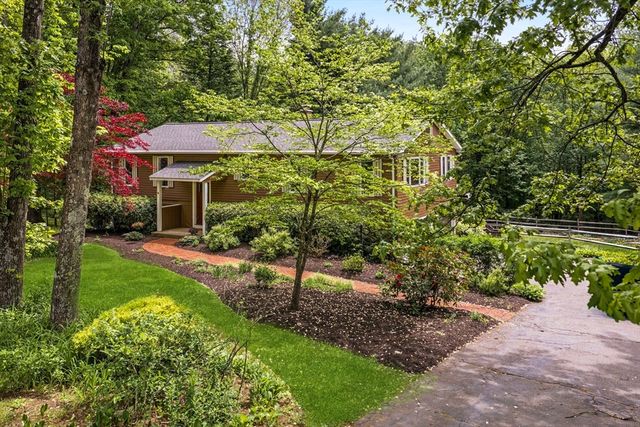 788 Burts Pit Rd, Northampton, MA 01062