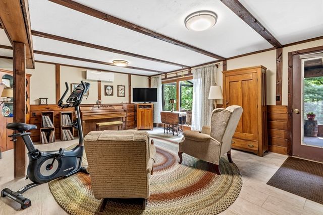 788 Burts Pit Rd, Northampton, MA 01062