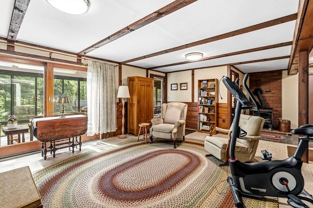 788 Burts Pit Rd, Northampton, MA 01062