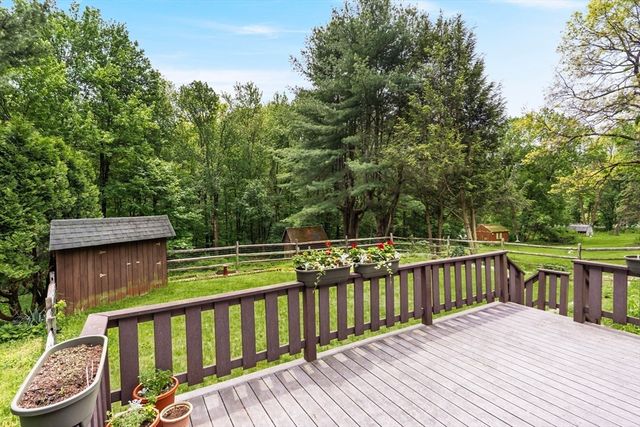 788 Burts Pit Rd, Northampton, MA 01062