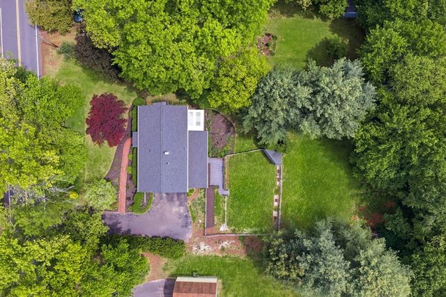 788 Burts Pit Rd, Northampton, MA 01062