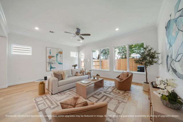 5523 Katy Freeway, Houston, TX 77007