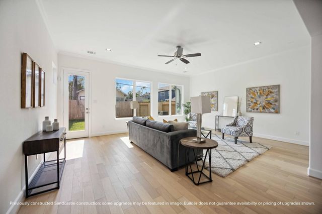 5523 Katy Freeway, Houston, TX 77007