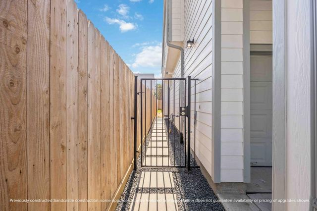 5523 Katy Freeway, Houston, TX 77007