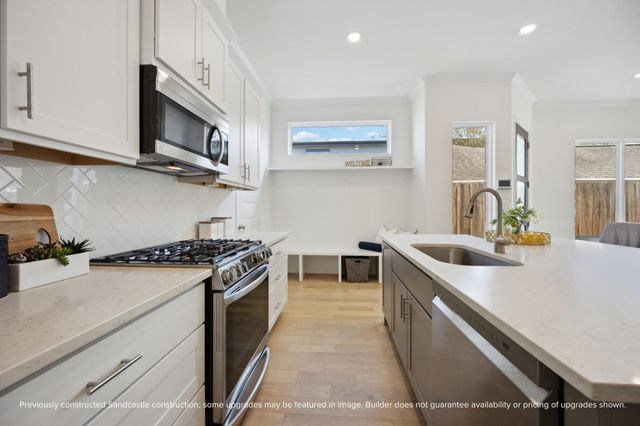 5523 Katy Freeway, Houston, TX 77007