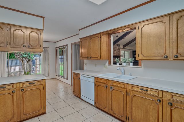 559 Dunmoreland Drive, Shreveport, LA 71106