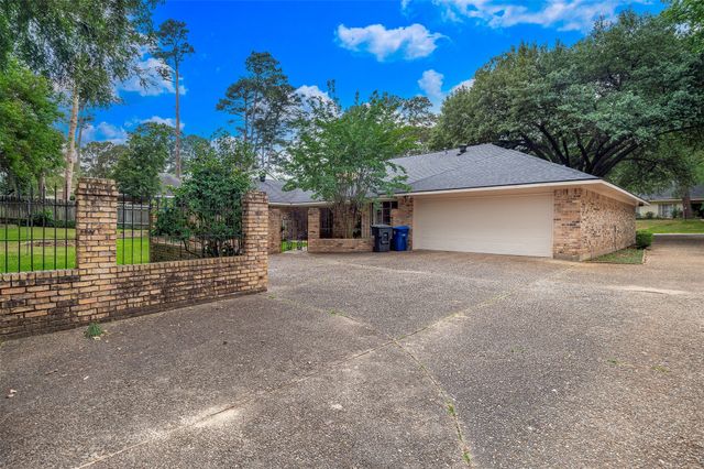 559 Dunmoreland Drive, Shreveport, LA 71106