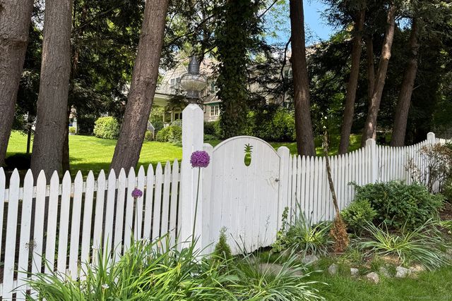 95 Compo Road North, Westport, CT 06880