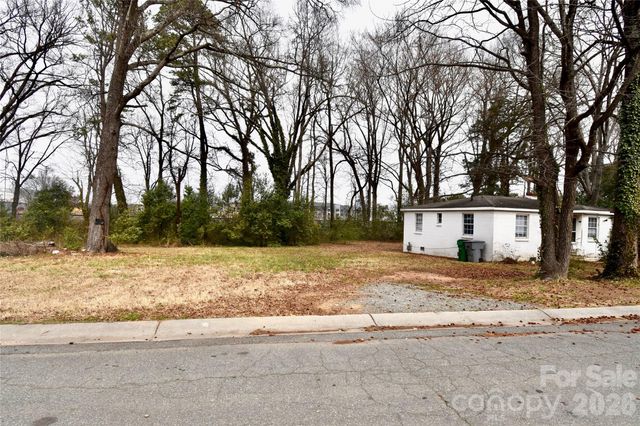 4117 Bearwood Avenue 7, 8, Charlotte, NC 28205