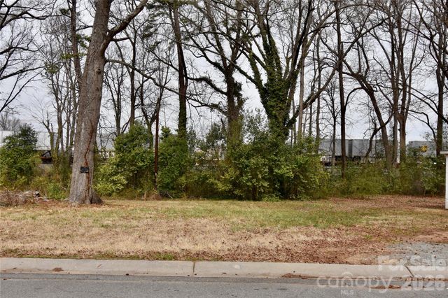 4117 Bearwood Avenue 7, 8, Charlotte, NC 28205