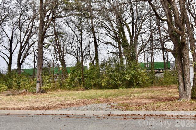 4117 Bearwood Avenue 7, 8, Charlotte, NC 28205