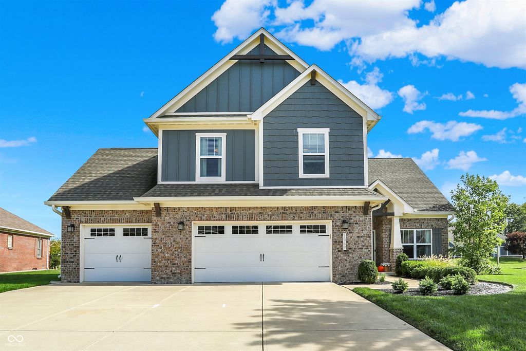 1069 Forest Glen Drive, Greenfield, IN 46140