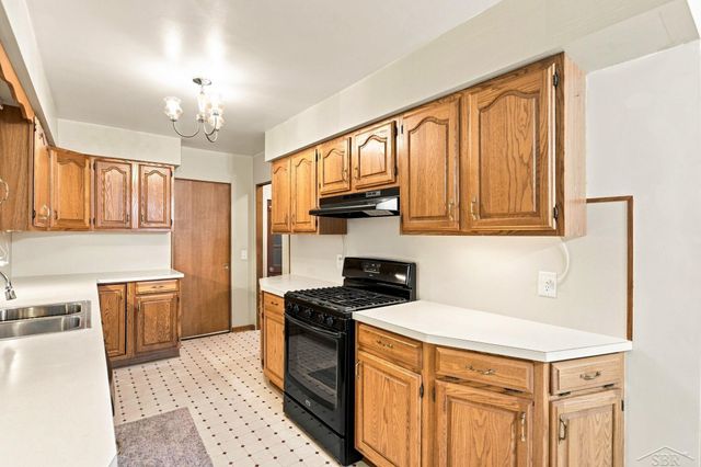 2520 Moonglow Drive, Saginaw Twp, MI 48603