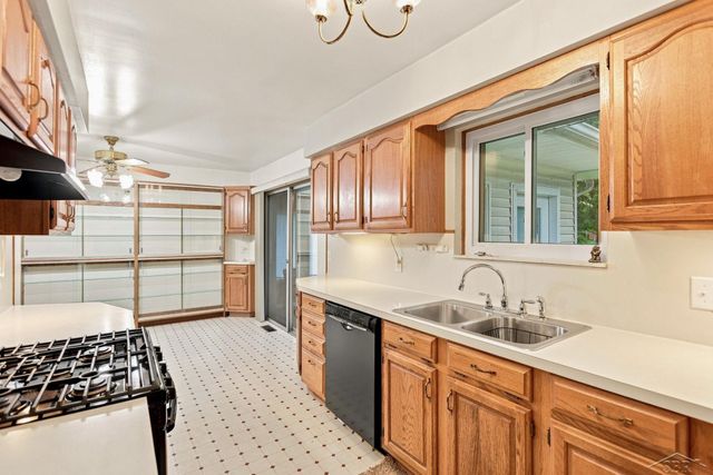 2520 Moonglow Drive, Saginaw Twp, MI 48603
