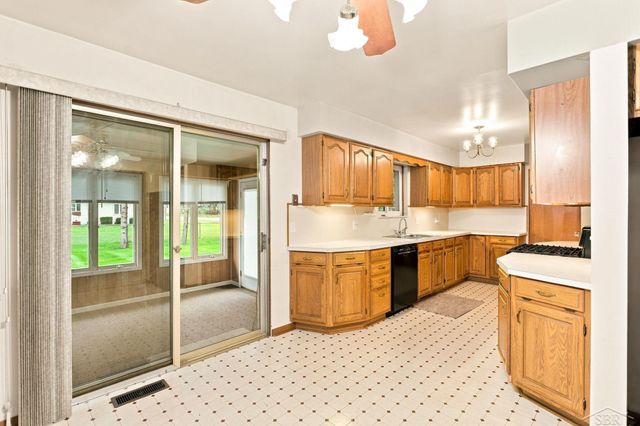 2520 Moonglow Drive, Saginaw Twp, MI 48603