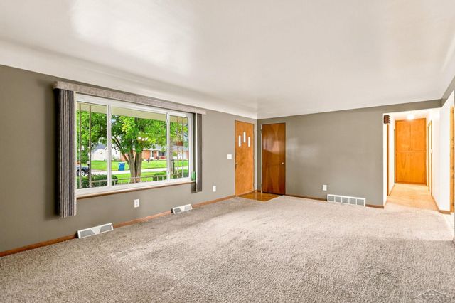 2520 Moonglow Drive, Saginaw Twp, MI 48603