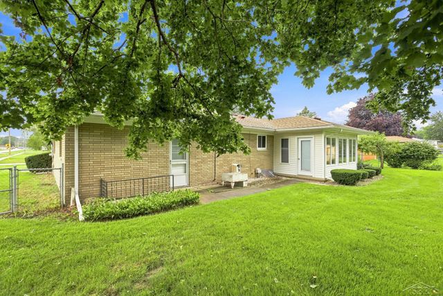 2520 Moonglow Drive, Saginaw Twp, MI 48603