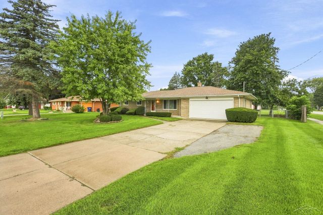 2520 Moonglow Drive, Saginaw Twp, MI 48603