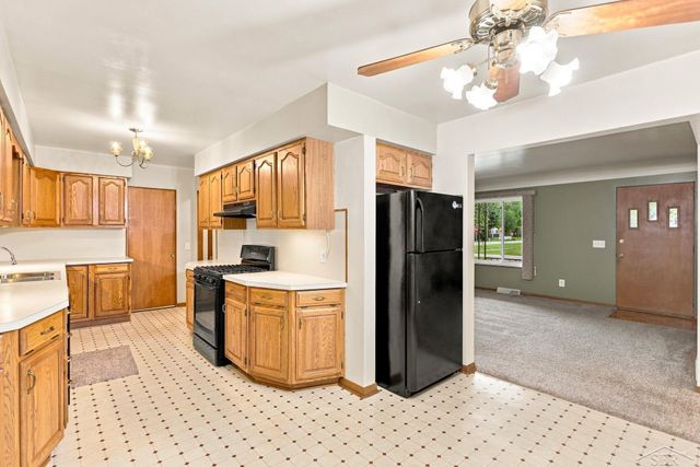 2520 Moonglow Drive, Saginaw Twp, MI 48603