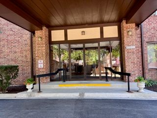 7737 W Golf Drive 101, Palos Heights, IL 60463