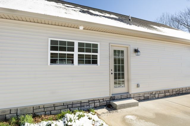 130 Mazie Dr, Lafayette, TN 37083