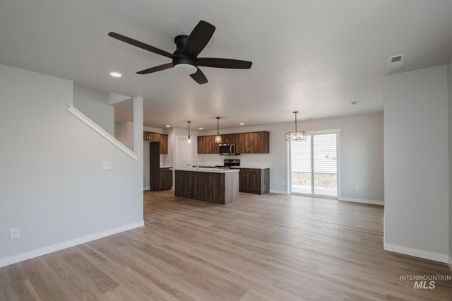 2543 W Fallon Lp, Nampa, ID 83651