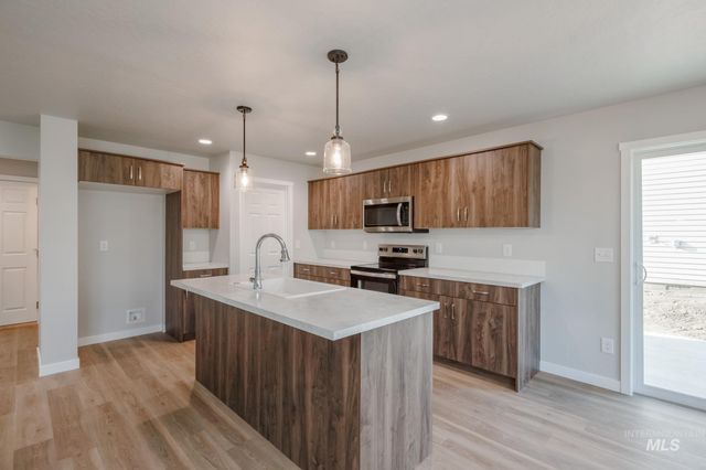 2543 W Fallon Lp, Nampa, ID 83651