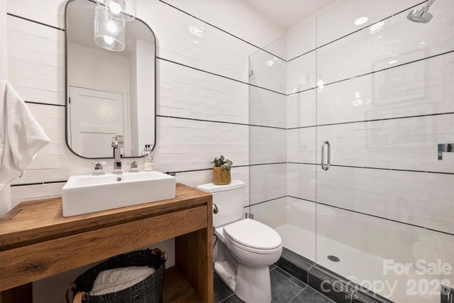 2421 Kenmore Avenue, Charlotte, NC 28204