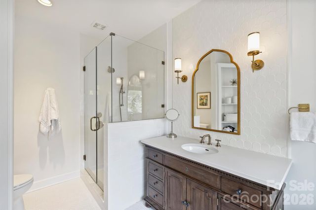 2421 Kenmore Avenue, Charlotte, NC 28204